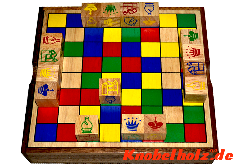 Scheda di gioco Ajongoo con cubi di legno in posizione di partenza gioco in legno