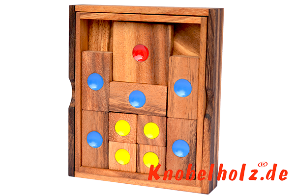 Khun Pan medium, Escape Schiebespiel, in einer Holzbox tolles Schiebespiel 1 Spieler in Maßen 11,8 x 10,0 x 2,5 cm , khun pan samanea wooden game