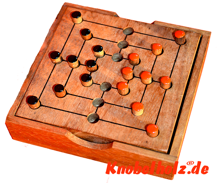 Mühle oder Strategie das Spiel für 2 Strategen aus Monkey Pod....wer hat zuerst eine Mühle aus 3 Steinen in 
