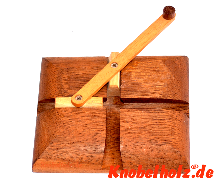 Bullcrap Grinder, Holzkurbelspiel, Bullenfänger, nichts zu tun puzzle, ein lustiges Holzdrepuzzle mit den Maßen 10,5 x 9,0 x 3,5 cm Samanea Monkey Pod Holzkurbel
