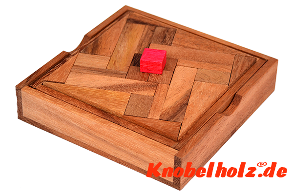 Red Cube Puzzle Box Holz Knobelspiel in Holzbox mit den Maßen 13,0 x 13,0 x 2,8 cm samanea wooden brain teaser 