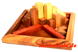 Pyramiden Puzlle Big Keops Fluch des Pharao 3D Holzpuzzle mit den Maßen 15,0 x 15,0 x 8,5 cm samanea wooden brain teaser