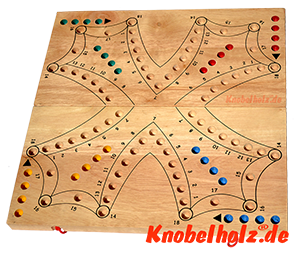 Tock Tock Game ist ein Unterhaltungsspiel mit Karten in den Maßen 35,5 x 17,7 x 4,2 cm Dog game Tock Samanea wooden board