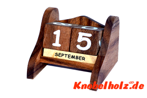 Holzkalender mit Holzwürfeln small Kalender aus Holz mit den Maßen 9,2 x 9,0 x 8,0 cm samanea wooden brain teaser