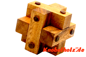 Pokum Cube Puzzle 3D, Interlock Knobelspiel ein Cube Puzzle aus Holz mit den Maßen 5,5 x 5,5 x 5,5 cm samanea wooden brain teaser