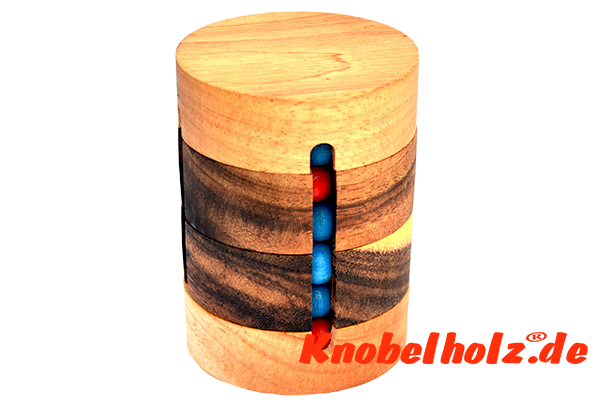 Colour Match Revolve Puzzle Rubik Tube mit unterschiedlichen farbigen Holzkugeln in den Maßen  7,1 x 7,1 x 10,5 cm samanea wooden brainteaser 